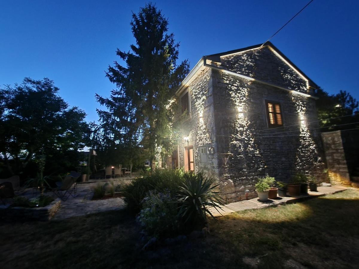 Villa Stonehouse Ana With Jacuzzi Rovinj-Krmed Esterno foto