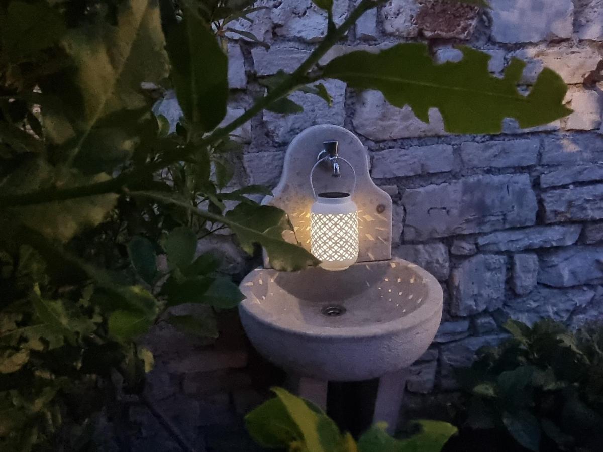 Villa Stonehouse Ana With Jacuzzi Rovinj-Krmed Esterno foto