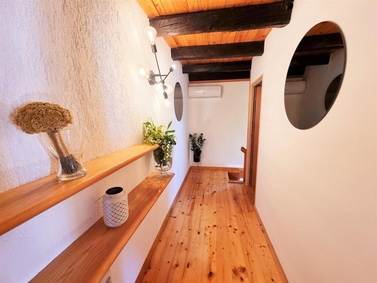 Villa Stonehouse Ana With Jacuzzi Rovinj-Krmed Esterno foto
