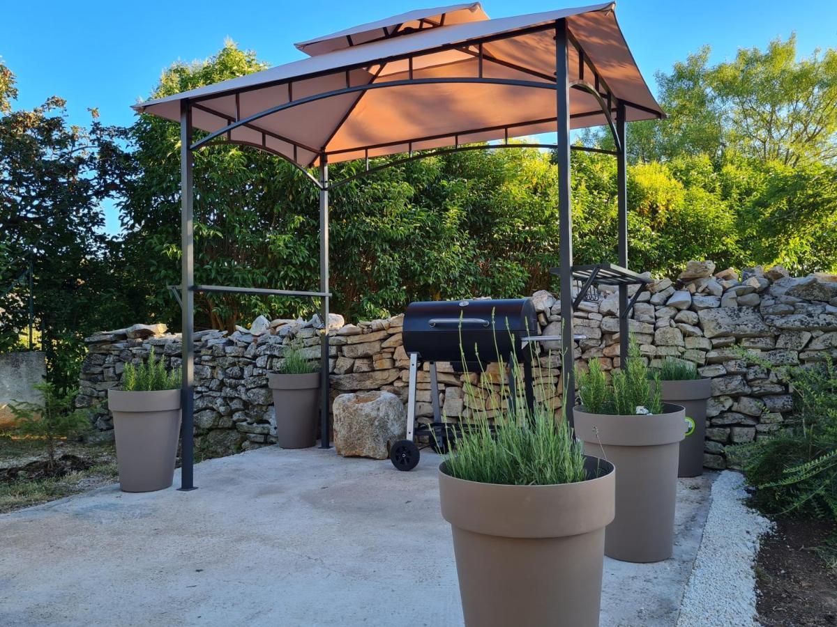 Villa Stonehouse Ana With Jacuzzi Rovinj-Krmed Esterno foto