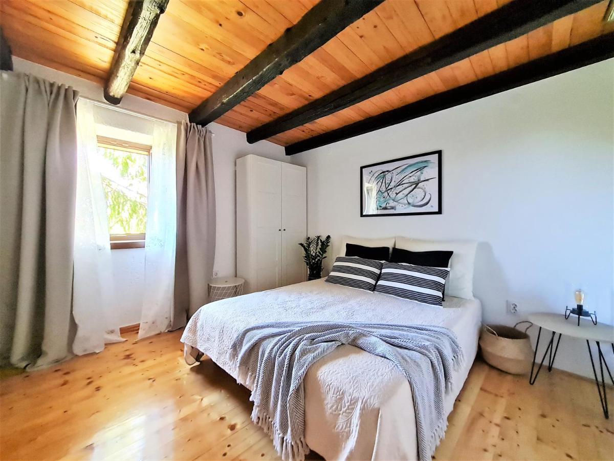 Villa Stonehouse Ana With Jacuzzi Rovinj-Krmed Esterno foto