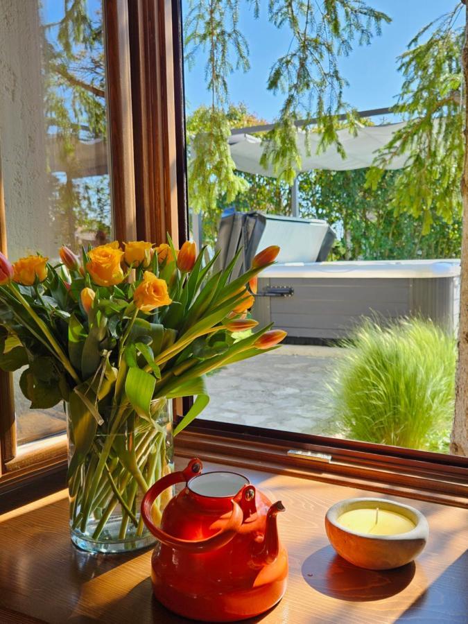 Villa Stonehouse Ana With Jacuzzi Rovinj-Krmed Esterno foto