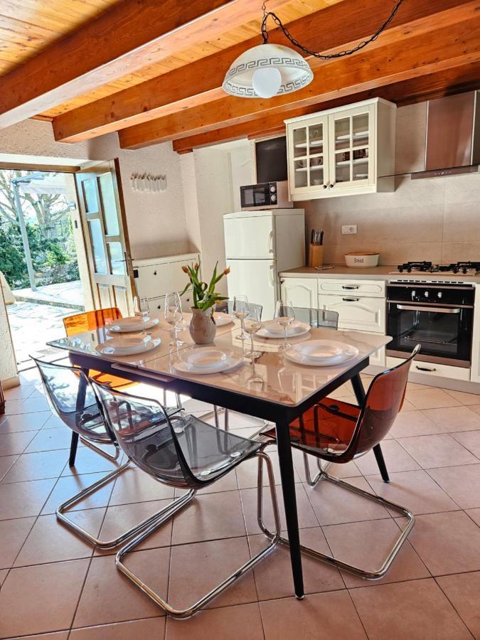 Villa Stonehouse Ana With Jacuzzi Rovinj-Krmed Esterno foto